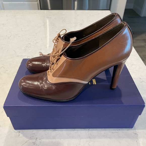 Stuart Weitzman Colorblock Laceup Pump (style:  Thailand Dry Kid) - Picture 3 of 5